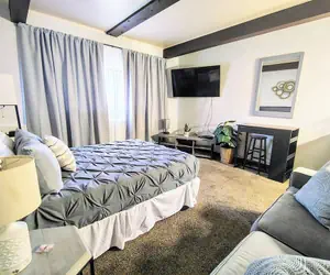 Photo 2 - Aisling Suites-The Midtown