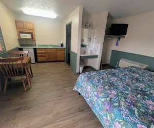 Photo 2 - Auburn Inn Motel & Long Creek RV Park