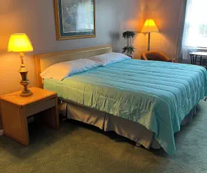 Photo 2 - Grand Lake Hotel