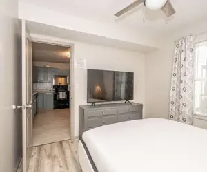 Photo 3 - Arkstone Retreat 2 - 4 minutes from the Ark!