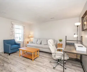 Photo 2 - Arkstone Retreat 2 - 4 minutes from the Ark!