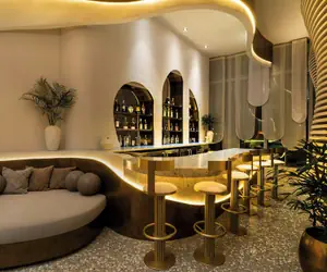 Photo 5 - UNFRAMED, Autograph Collection