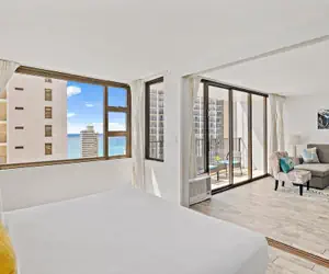 Photo 5 - High Floor Ocean View Condo (King Bed and Parking)
