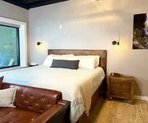 Photo 2 - The Benjamin Hotel