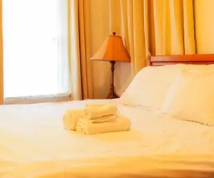 Photo 4 - Work Crew Haven Spacious Corporate Lodging