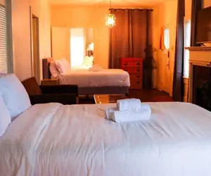 Photo 3 - Work Crew Haven Spacious Corporate Lodging