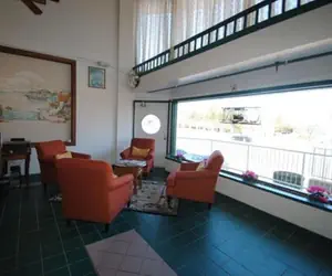 Photo 3 - Lee High Inn