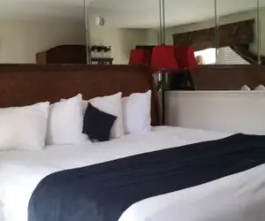 Photo 5 - Paradise Lakes Resort, Clothing Optional Resort - Adult Only