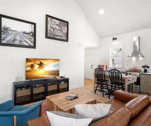 Photo 4 - Romeo Julieta 2 Epic Studios Steps to 7th Ave