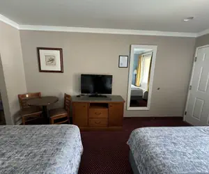 Photo 2 - Dune Surfer Inn