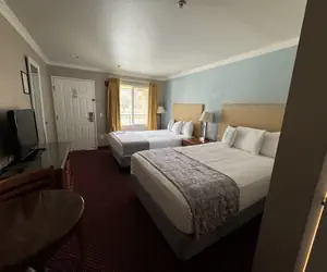 Photo 3 - Dune Surfer Inn