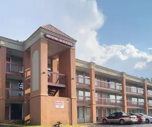 Photo 2 - OYO Hotel Harriman near I-40