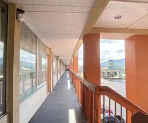 Photo 4 - OYO Hotel Harriman near I-40