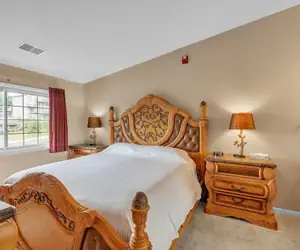 Photo 2 - 3rd Floor Front Side Corner Penthouse Suite - 301 by Grand Wood Suites