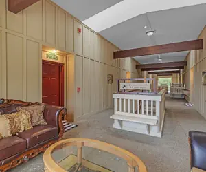 Photo 5 - 2nd Floor Front Side Signature Suite - 201 by Grand Wood Suites