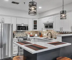 Photo 2 - 2nd Floor Front Side Signature Suite - 201 by Grand Wood Suites