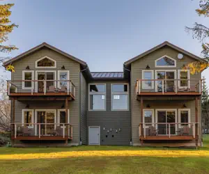 Photo 2 - Lakeshore Suites