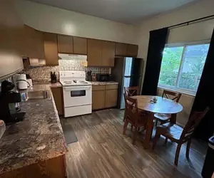 Photo 5 - Stylish Sanctuary Near Emu: Ideal For Med Students 2 Bedroom Apts