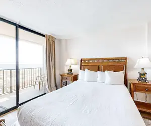 Photo 4 - Emerald Surf 106