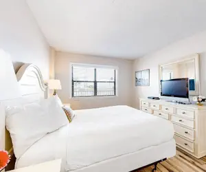 Photo 3 - Emerald Surf 106