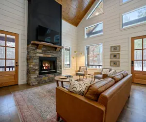 Photo 2 - Quiet/private Cabin - Couples/family - Ideal Location