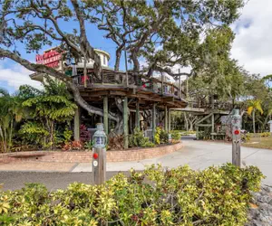 Photo 2 - Colony Beach Club 120