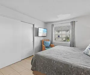 Photo 5 - Colony Beach Club 121