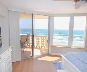 Photo 4 - Golden Arms 805