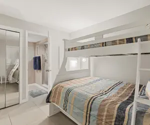 Photo 5 - Oceania Plaza 405