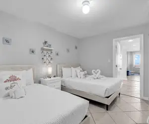 Photo 3 - Bluewater Resort 720