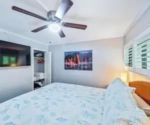 Photo 4 - Kalanikai 118 Highly Walkable!