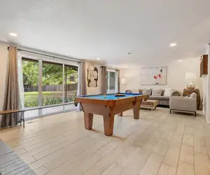 Photo 2 - 5BR Relaxation Haven Hot Tub Pool Table Fun M