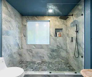 Photo 5 - 5BR Relaxation Haven Hot Tub Pool Table Fun M