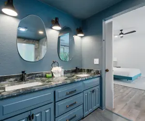 Photo 4 - 5BR Relaxation Haven Hot Tub Pool Table Fun M