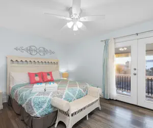 Photo 3 - Searenity Awaits: 2-bd, 2-ba Coastal Escape! Perfect for 5! Pet Friendly!