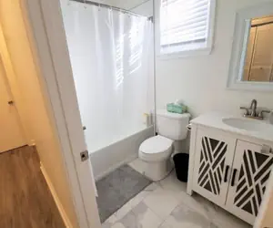 Photo 2 - Lakewood Lyon Park Renovated Cottage Near Duke 28B