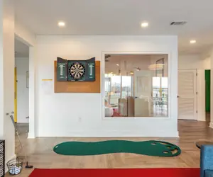 Photo 4 - Dual Bachelor Pads w/ Rooftop Lounge & Games Sleeps 26 5 Min to Broadway