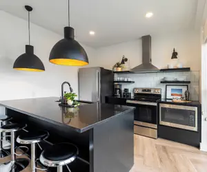 Photo 3 - Dual Bachelor Pads w/ Rooftop Lounge & Games Sleeps 26 5 Min to Broadway