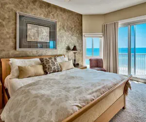 Photo 3 - Empress 803