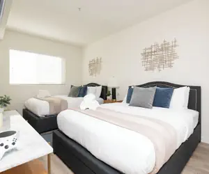 Photo 2 - Hollywood Apartment Near Walk of Fame