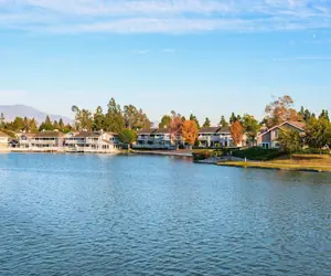 Photo 5 - Waterfront Retreat With Stunning Views Modern Co