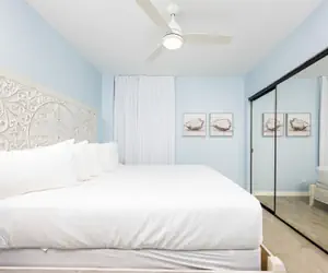 Photo 3 - White Caps 804