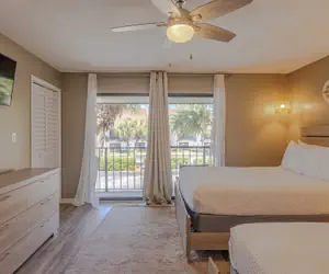 Photo 5 - 2BR Condo in Edgewater Resort With Golf, Tennis, Pools & Free Tram Service!