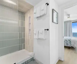 Photo 3 - Romar Place 806