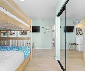 Photo 5 - Romar Place 806