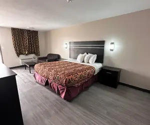 Photo 5 - Sunset Inn