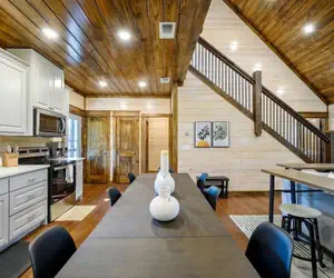 Photo 4 - Family-friendly Broken Bow Cabin w spa Game Room