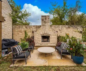 Photo 2 - Luxurious Historic 5BR Fredericksburg inn w spa