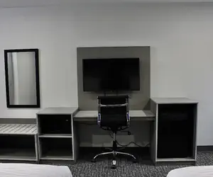 Photo 5 - Hummingbird Hotel