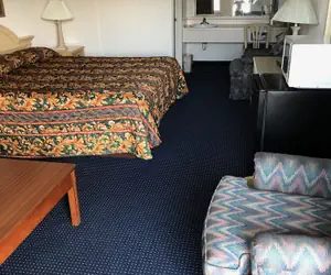 Photo 2 - Claridge Inn